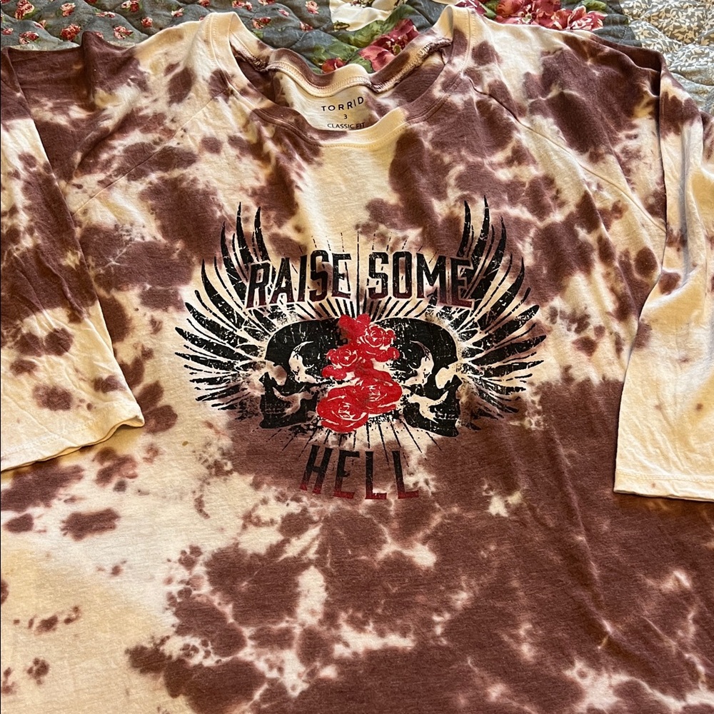 Torrid Brown and Cream Tie-Dye Graphic Tee